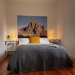 Prázdninový dům Cirjuana, Casa En El Centro Con Agradable Jardin Y Barbacoa By Pirineos 360
