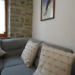 Cirjuana, Casa En El Centro Con Agradable Jardin Y Barbacoa By Pirineos 360 Biescas (Aragon)