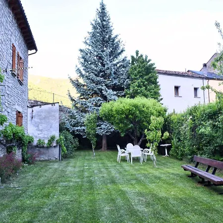 Cirjuana, Casa En El Centro Con Agradable Jardin Y Barbacoa By Pirineos 360 Biescas (Aragon)