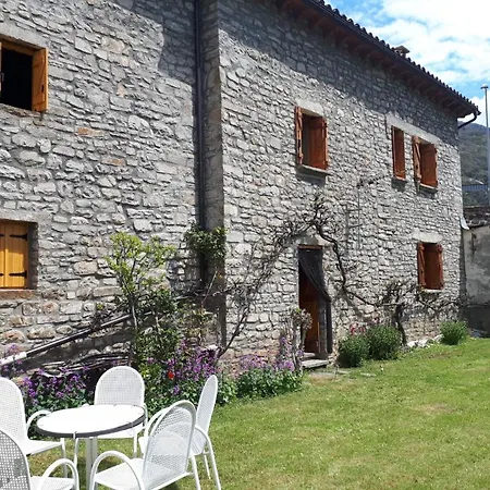 Cirjuana, Casa En El Centro Con Agradable Jardin Y Barbacoa By Pirineos 360