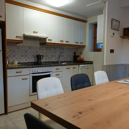 Cirjuana, Casa En El Centro Con Agradable Jardin Y Barbacoa By Pirineos 360 別荘 ビエスカス