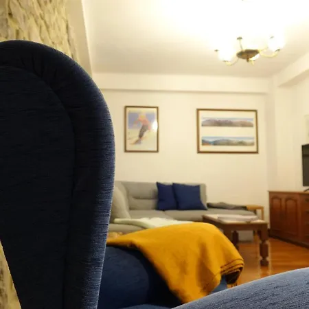 بيت للعطل Cirjuana, Casa En El Centro Con Agradable Jardin Y Barbacoa By Pirineos 360 *