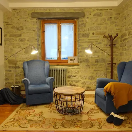Cirjuana, Casa En El Centro Con Agradable Jardin Y Barbacoa By Pirineos 360 Vakantiehuis *
