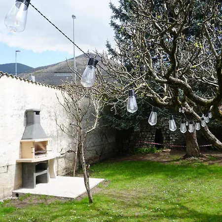 Prázdninový dům Cirjuana, Casa En El Centro Con Agradable Jardin Y Barbacoa By Pirineos 360