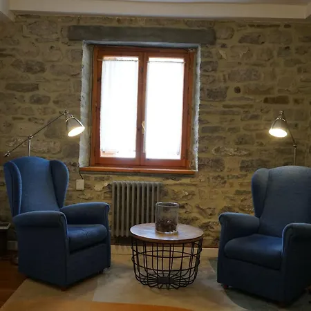 بيت للعطل Cirjuana, Casa En El Centro Con Agradable Jardin Y Barbacoa By Pirineos 360