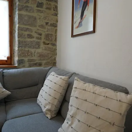 Cirjuana, Casa En El Centro Con Agradable Jardin Y Barbacoa By Pirineos 360 Biescas (Aragon)