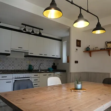 Cirjuana, Casa En El Centro Con Agradable Jardin Y Barbacoa By Pirineos 360 بيت للعطل *