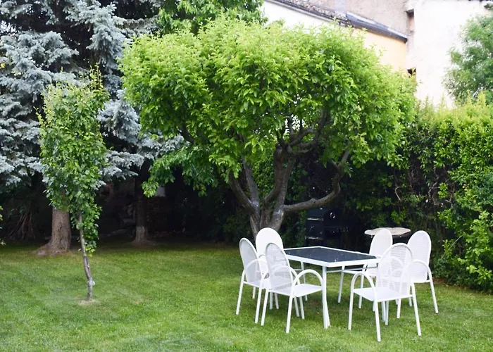 Cirjuana, Casa En El Centro Con Agradable Jardín Y Barbacoa By Pirineos 360 Casa de Férias