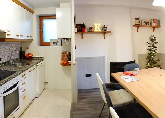 Cirjuana, Casa En El Centro Con Agradable Jardín Y Barbacoa By Pirineos 360 Casa de Férias *