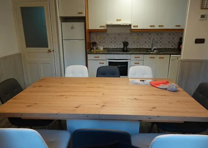 Casa de Férias Cirjuana, Casa En El Centro Con Agradable Jardín Y Barbacoa By Pirineos 360 Biescas (Aragon)